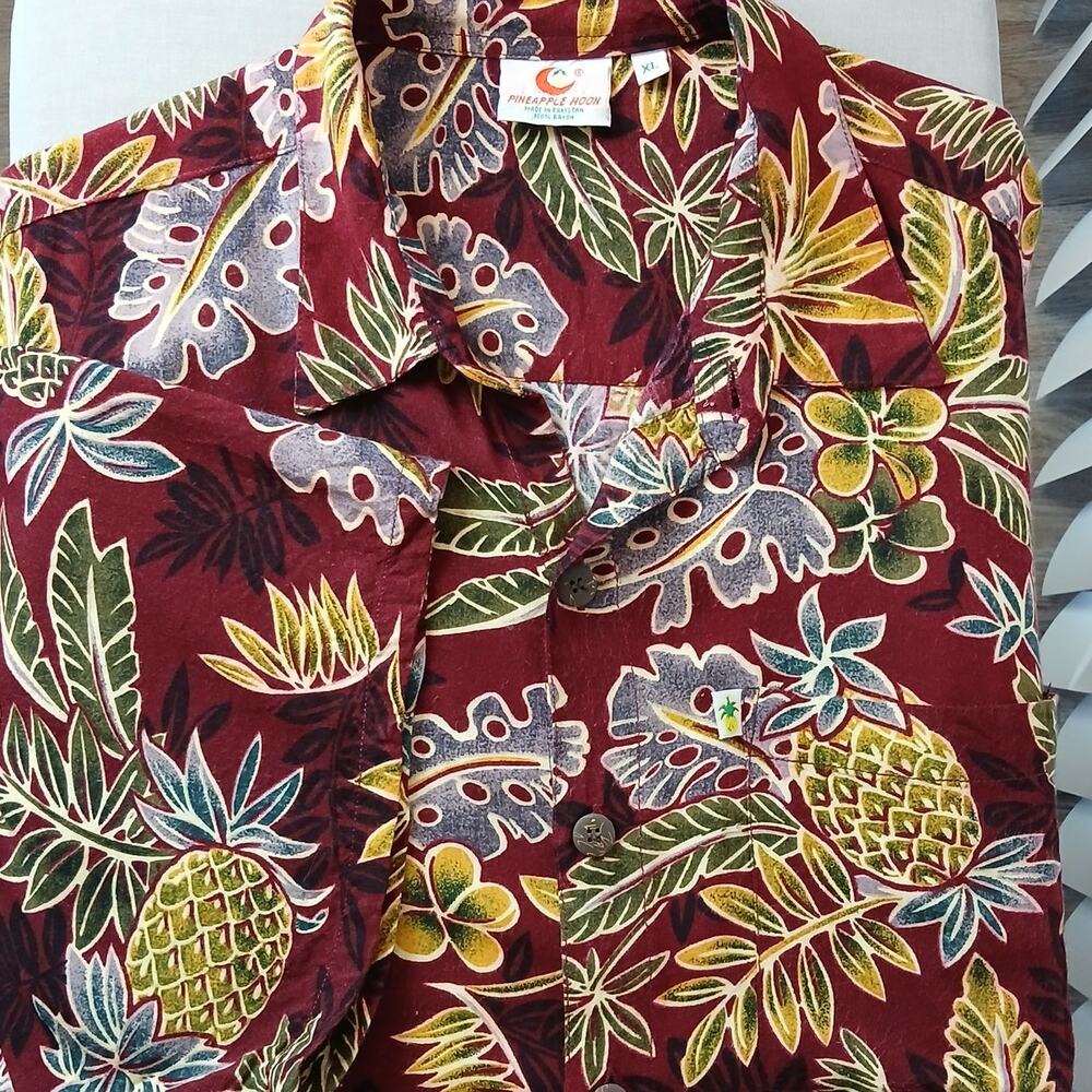 Pineapple Moon Hawaiian Camp Shirt Mens XL vtg 90s burgundy coconut button